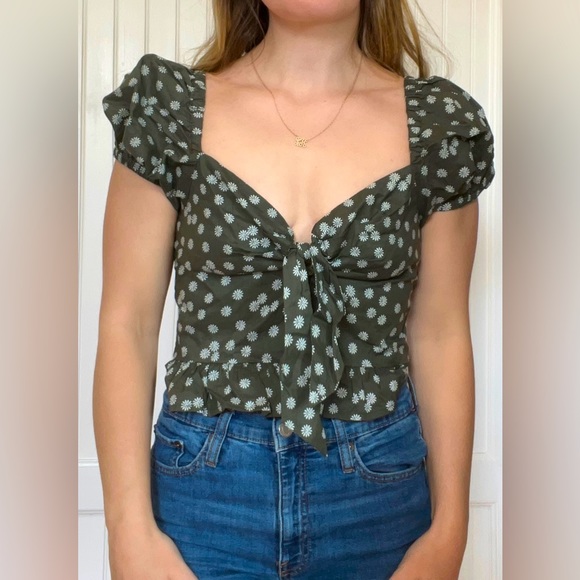 Summer top - Picture 1 of 1